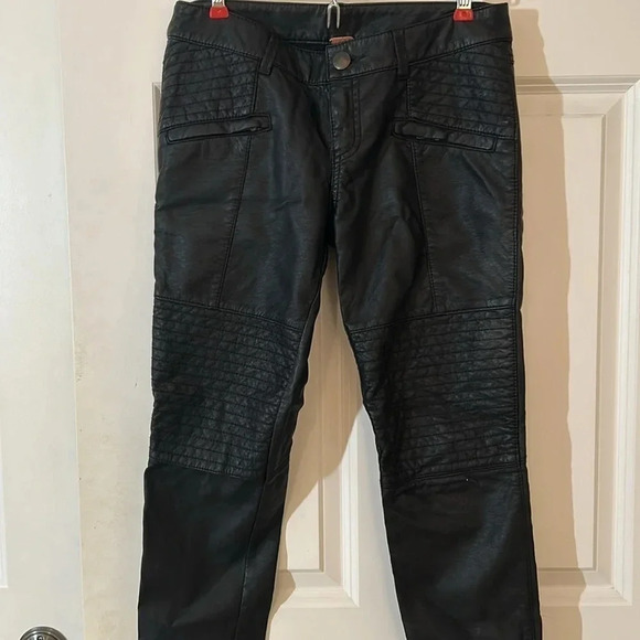 Free People Vegan Faux Leather Pants Size 2 - Picture 4 of 8